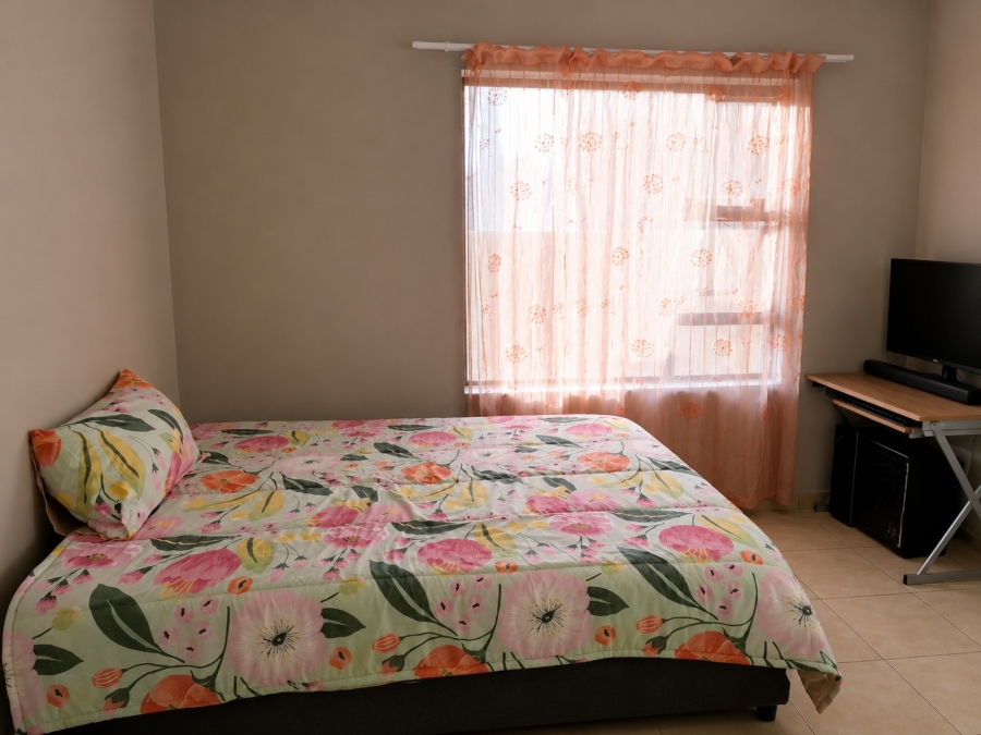 To Let 3 Bedroom Property for Rent in Hillside Free State